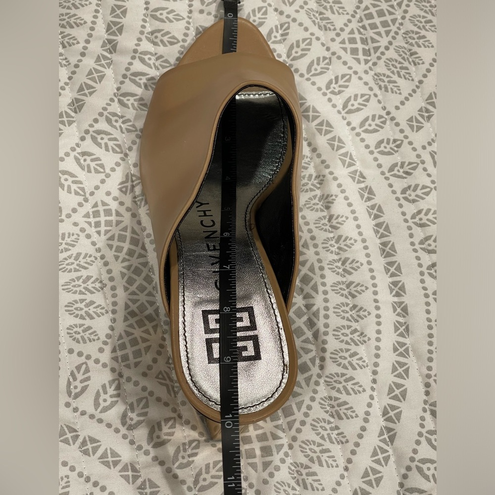 Givenchy Slide Sandal In Tan Color Size 38.5 - image 5